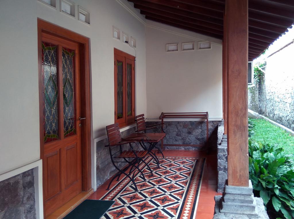 יוגיאקרטה Omah Pitoe Yogya Homestay מראה חיצוני תמונה