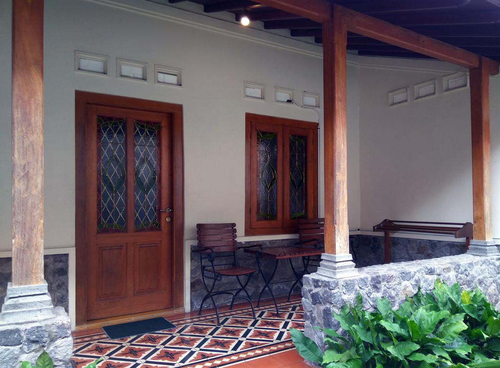 יוגיאקרטה Omah Pitoe Yogya Homestay מראה חיצוני תמונה